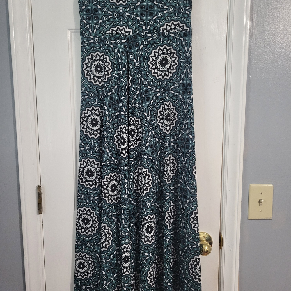 LuLaRoe Black and Green Patterned Garment
